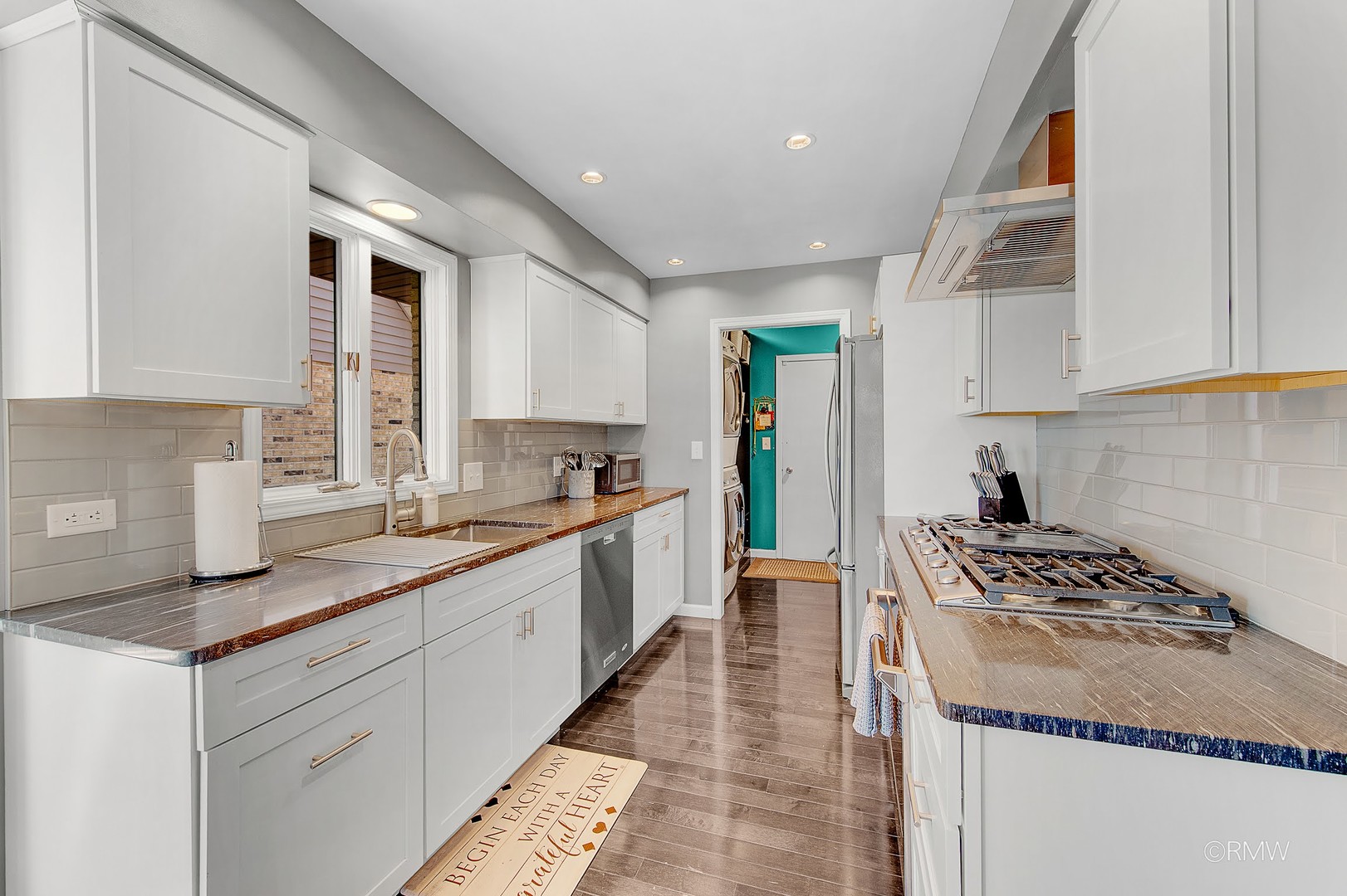 1245 Biscayne Drive, Elk Grove Village, IL 60007