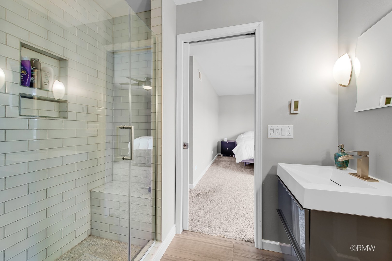 1245 Biscayne Drive, Elk Grove Village, IL 60007