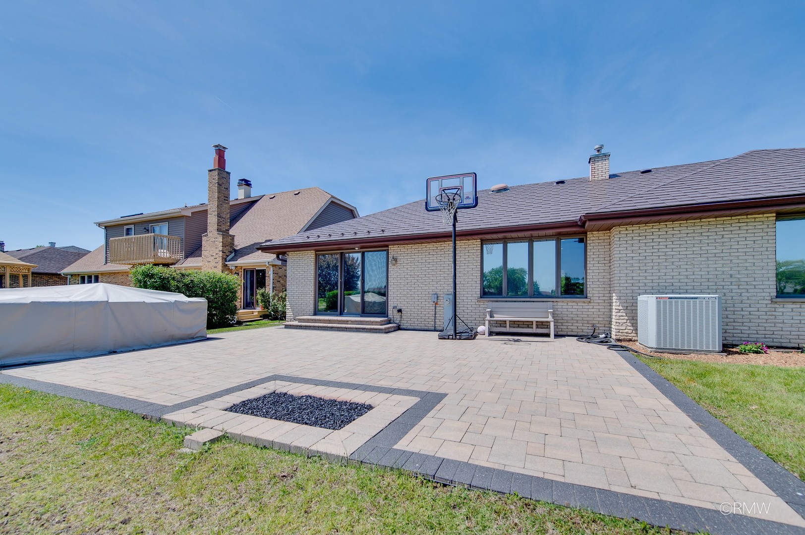 1245 Biscayne Drive, Elk Grove Village, IL 60007