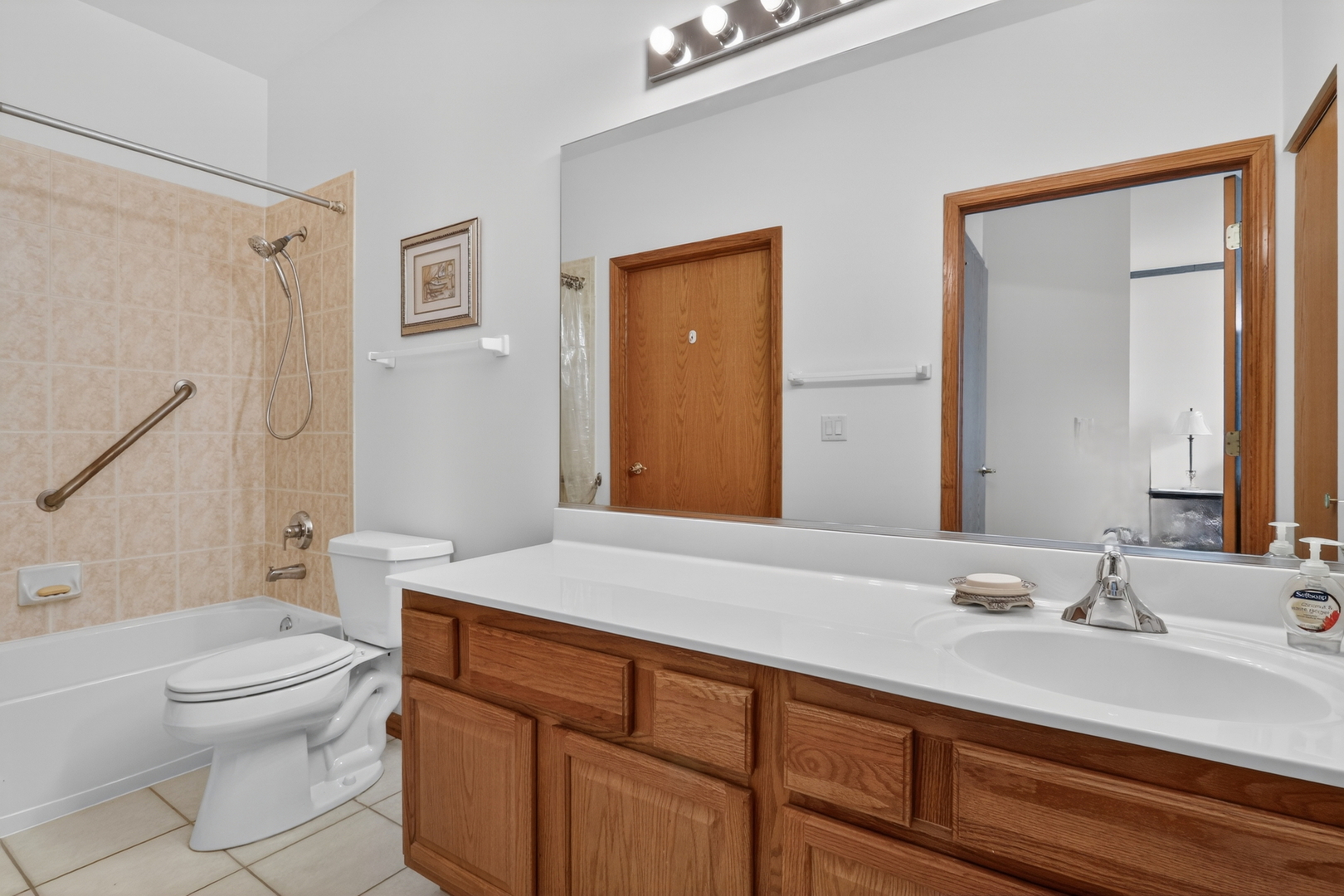 2232 Wilshire Court, Grayslake, IL 60030