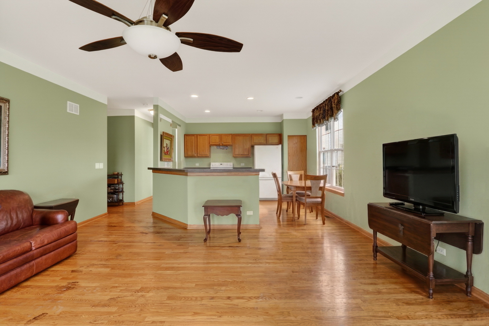 2232 Wilshire Court, Grayslake, IL 60030