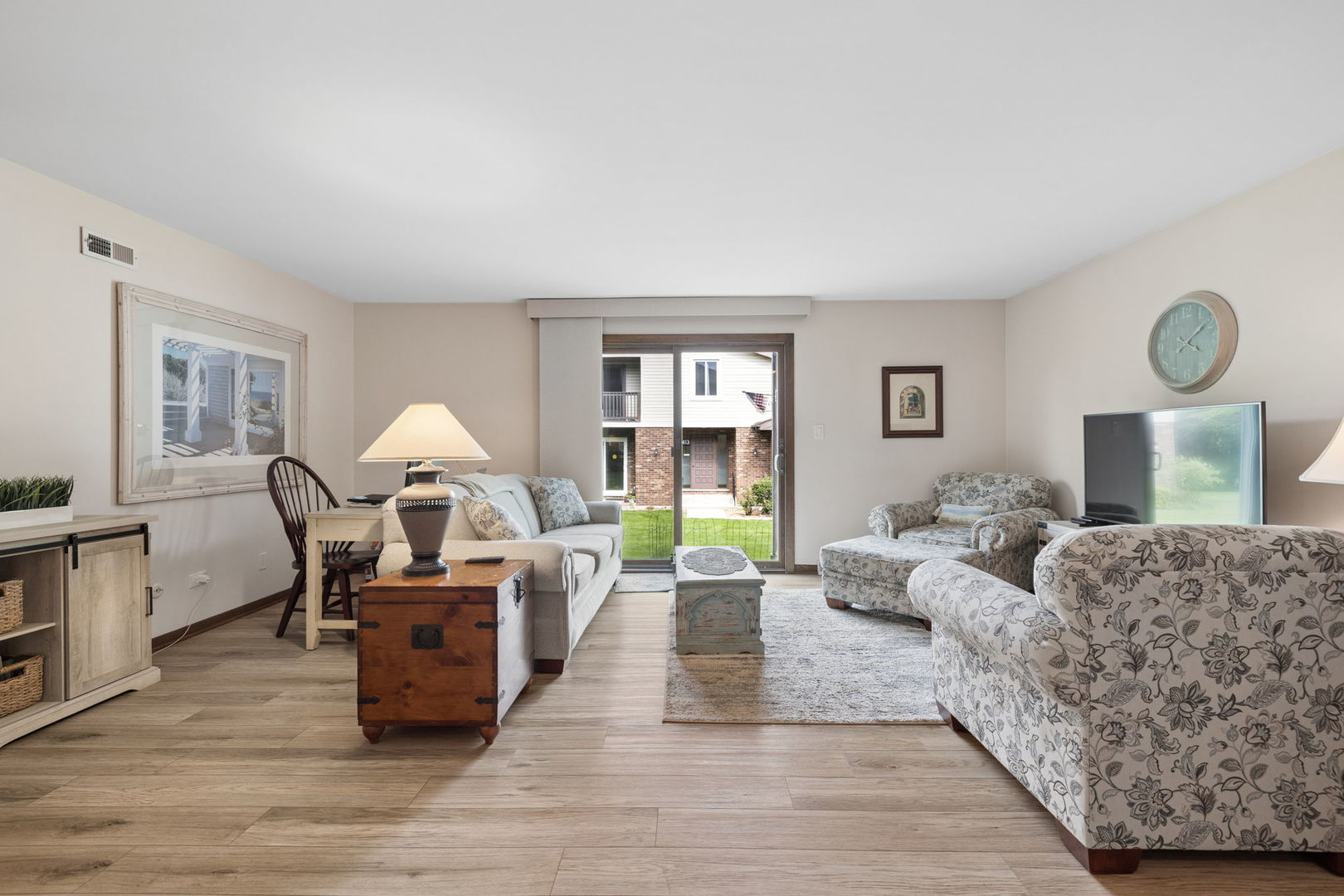 417 Manor Court #B, New Lenox, IL 60451