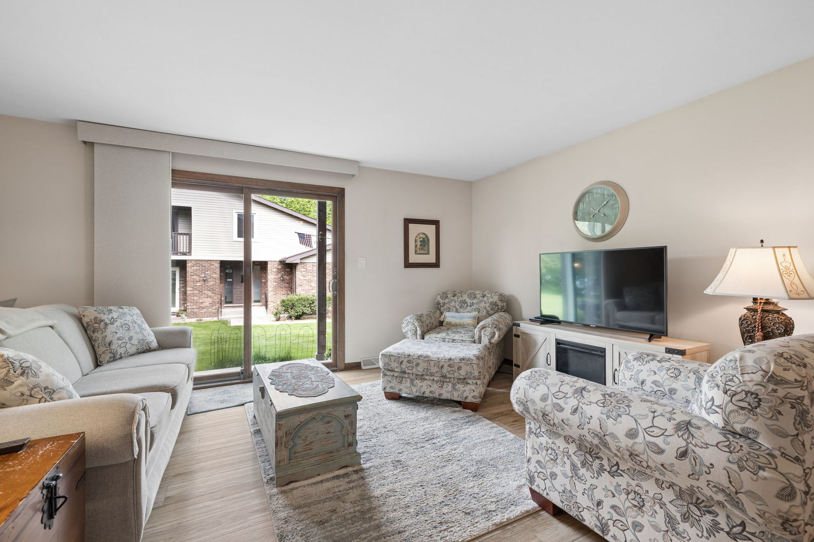 417 Manor Court #B, New Lenox, IL 60451