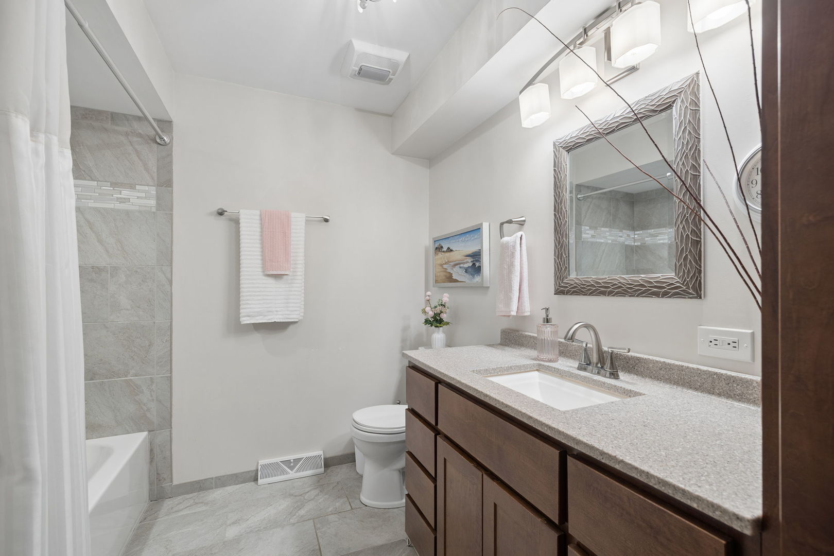 417 Manor Court #B, New Lenox, IL 60451