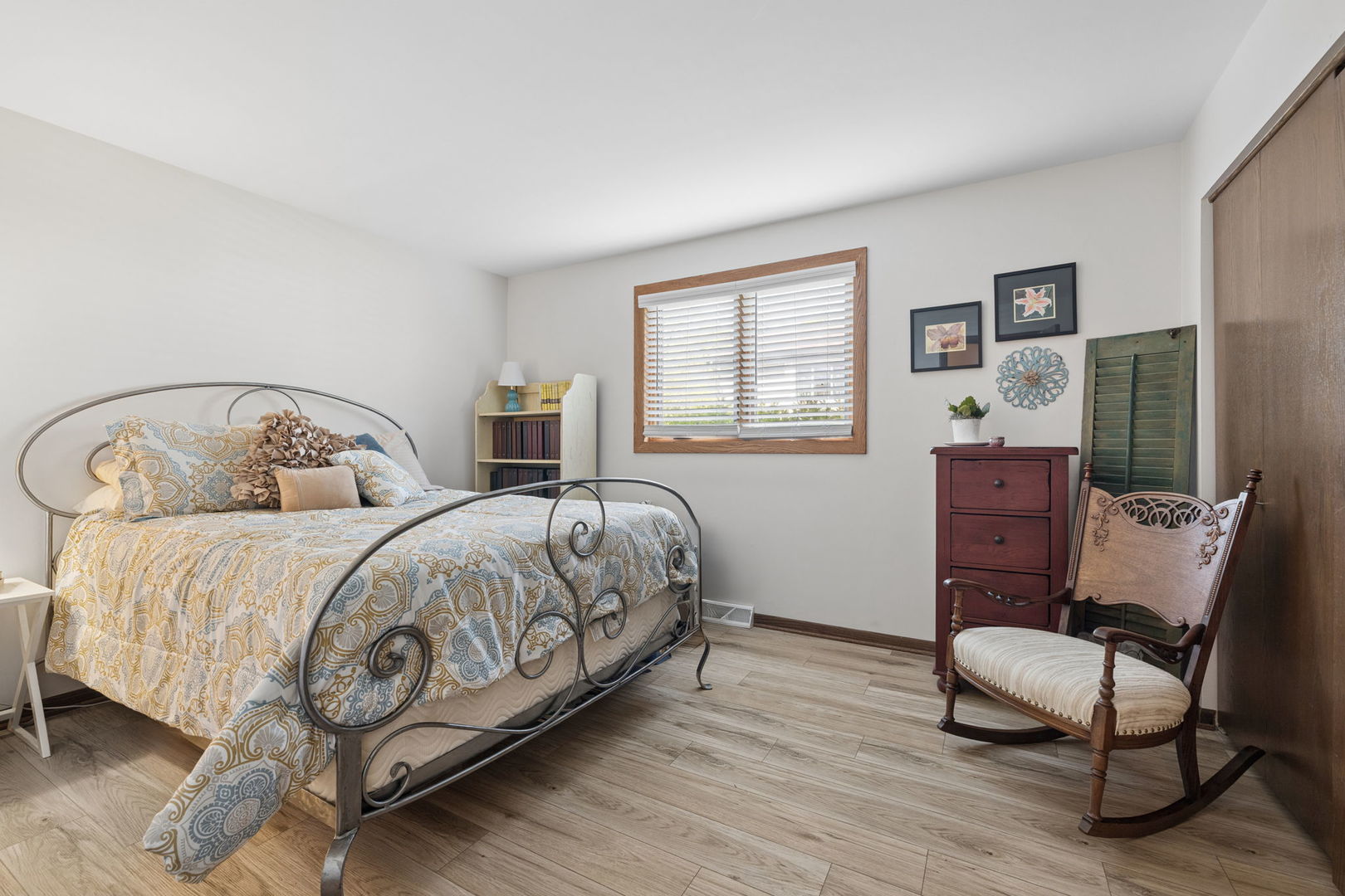 417 Manor Court #B, New Lenox, IL 60451
