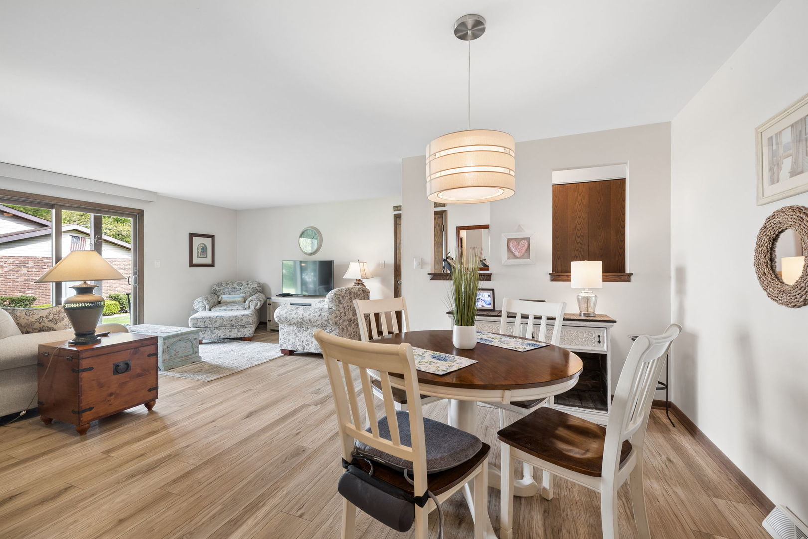 417 Manor Court #B, New Lenox, IL 60451