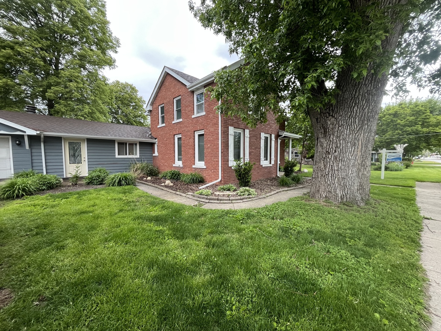 205 S Jackson Street, Gardner, IL 60424