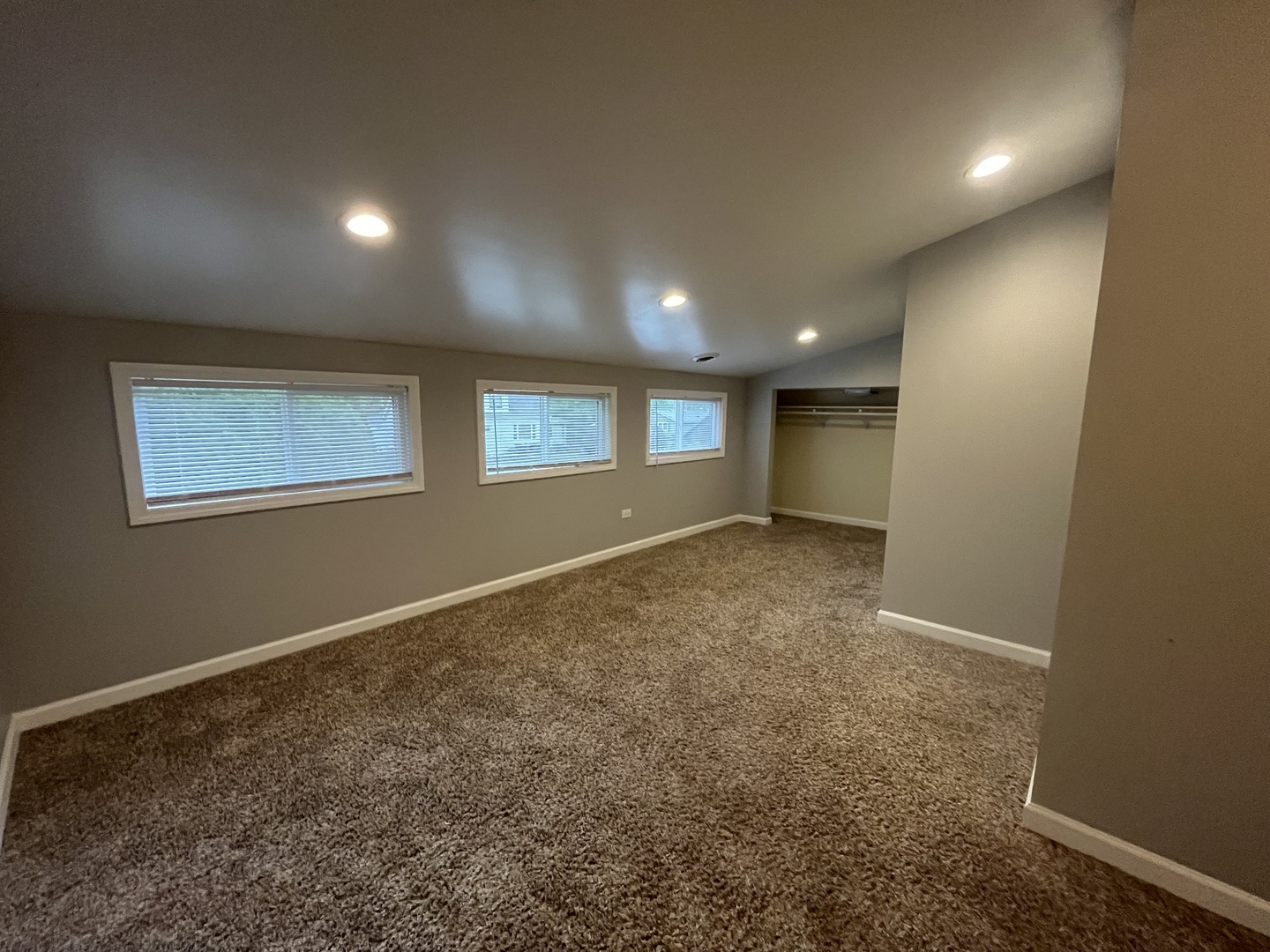 205 S Jackson Street, Gardner, IL 60424