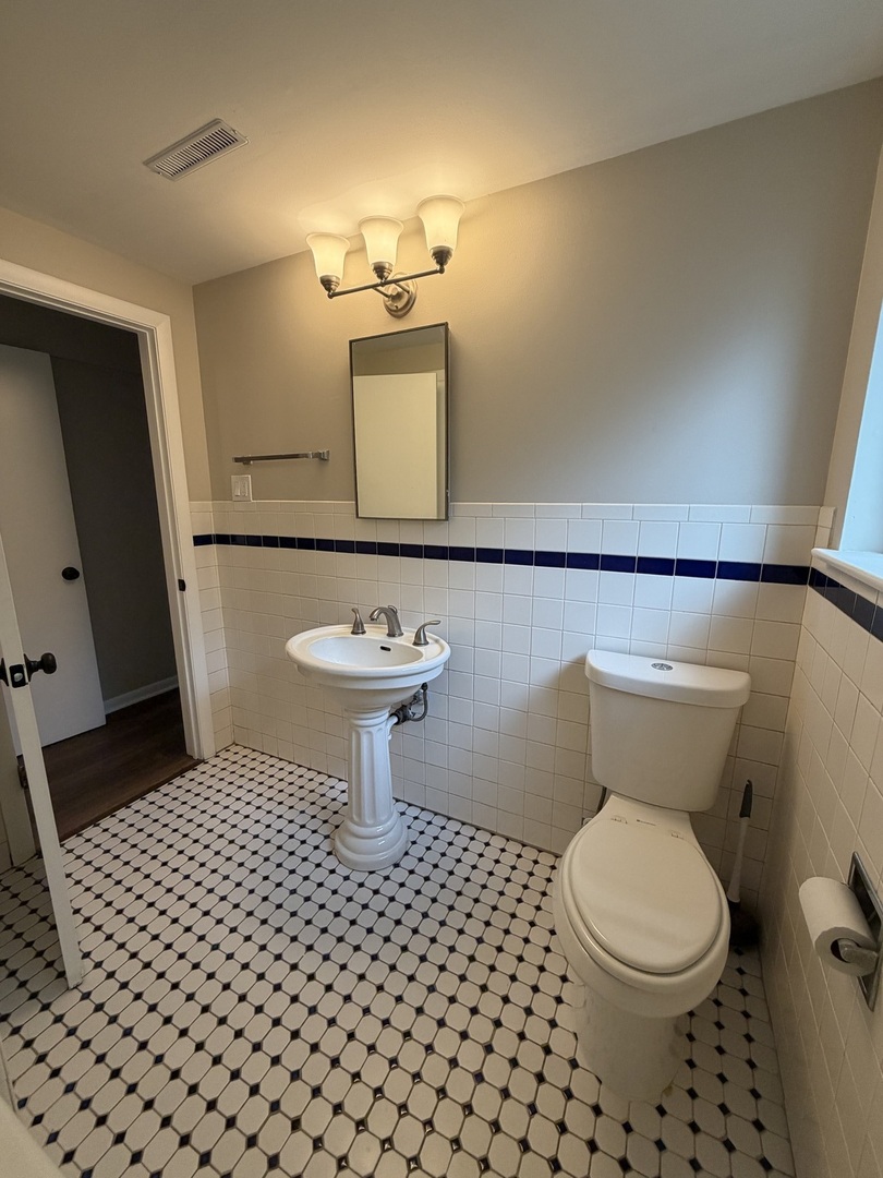 705 W Fitzhenry Court, Glenwood, IL 60425