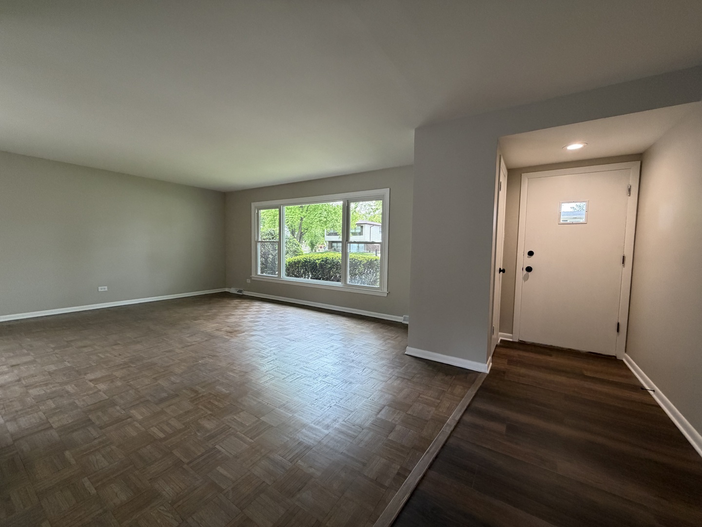 705 W Fitzhenry Court, Glenwood, IL 60425