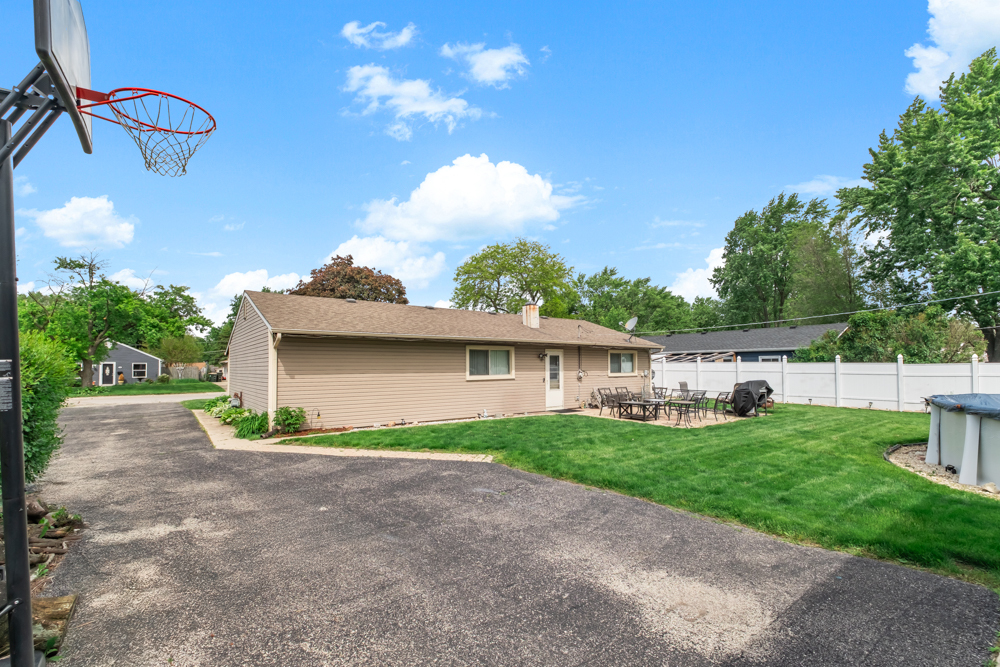 69 Paddock Street, Montgomery, IL 60538