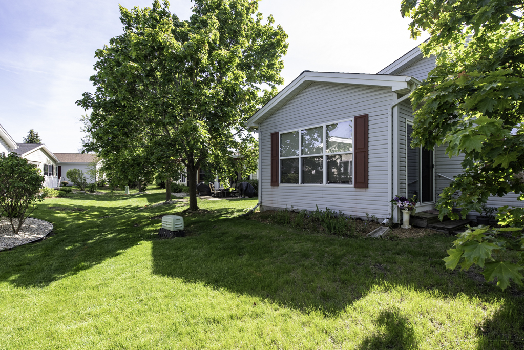 109 Hunter Court, Grayslake, IL 60030