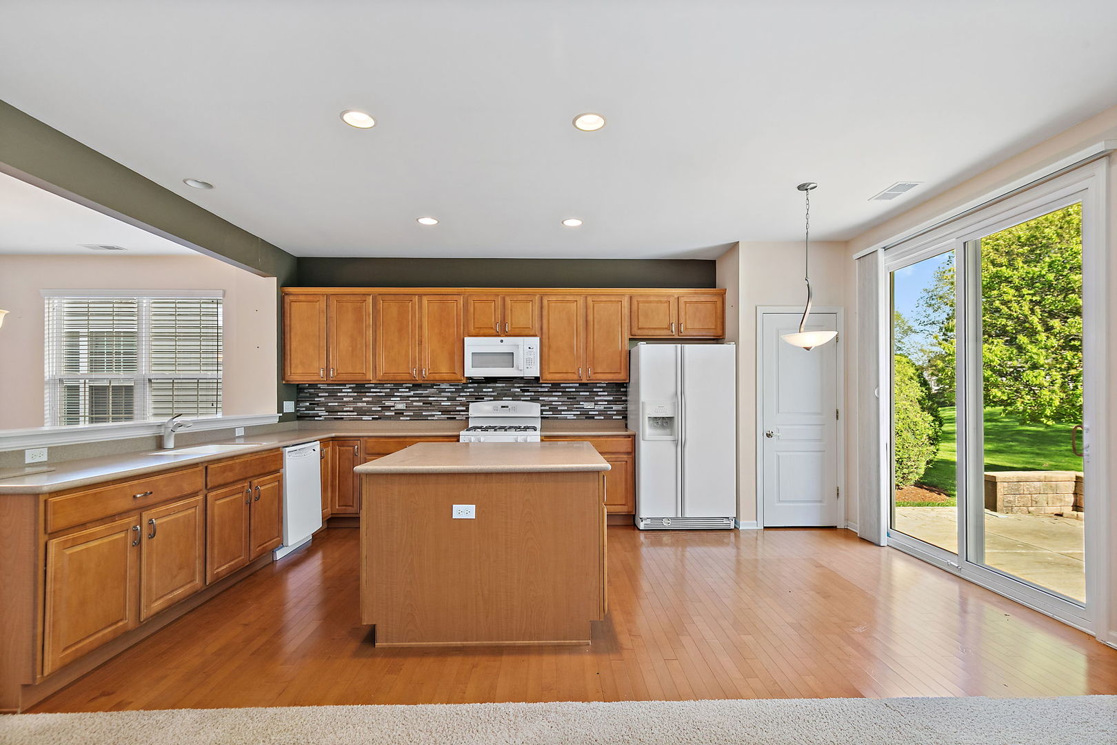13761 Chestnut Lane, Huntley, IL 60142