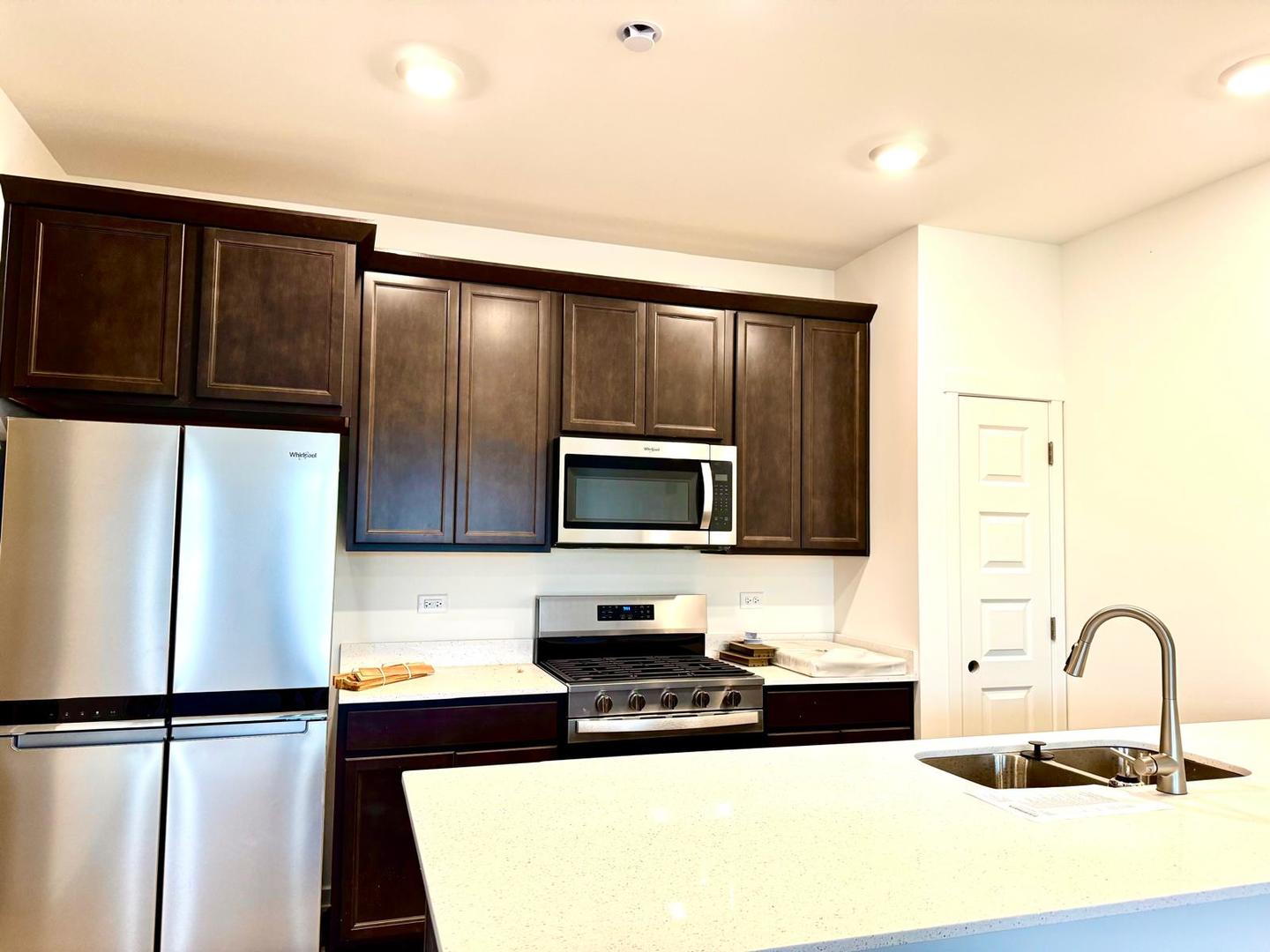 2136 Bodega Road #2136, Oswego, IL 60543