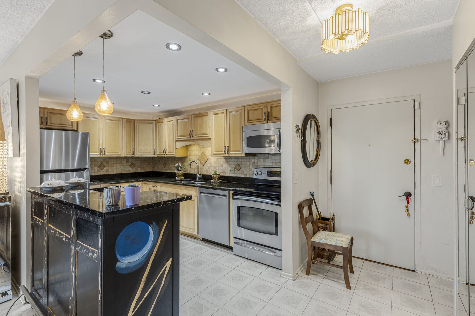 9731 N FOX GLEN Drive #4C, Niles, IL 60714