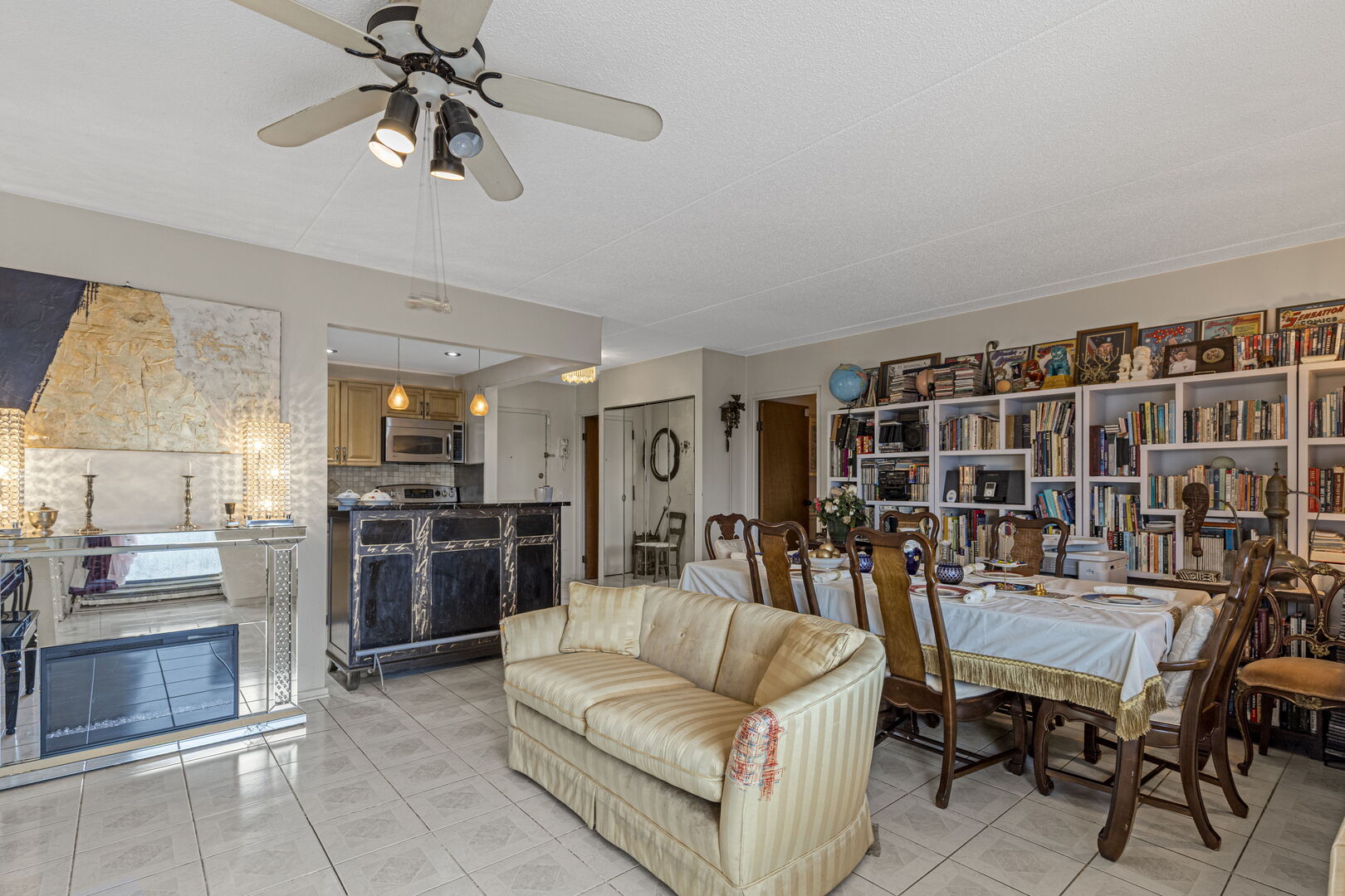 9731 N FOX GLEN Drive #4C, Niles, IL 60714