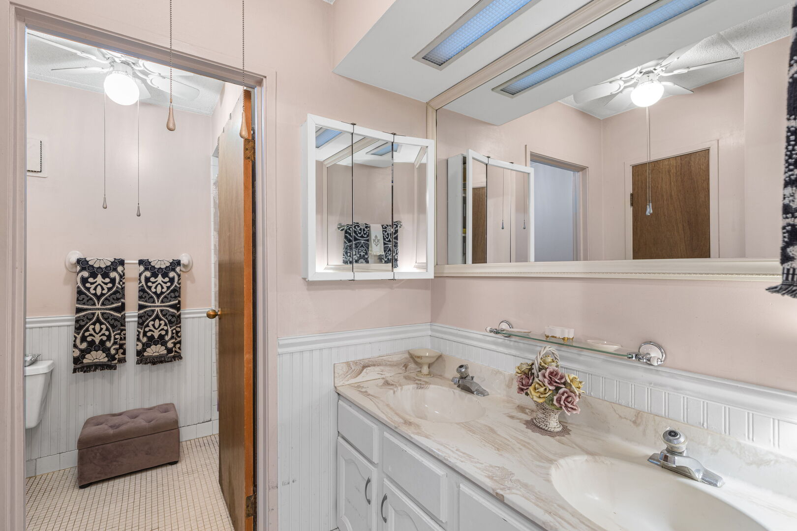 9731 N FOX GLEN Drive #4C, Niles, IL 60714