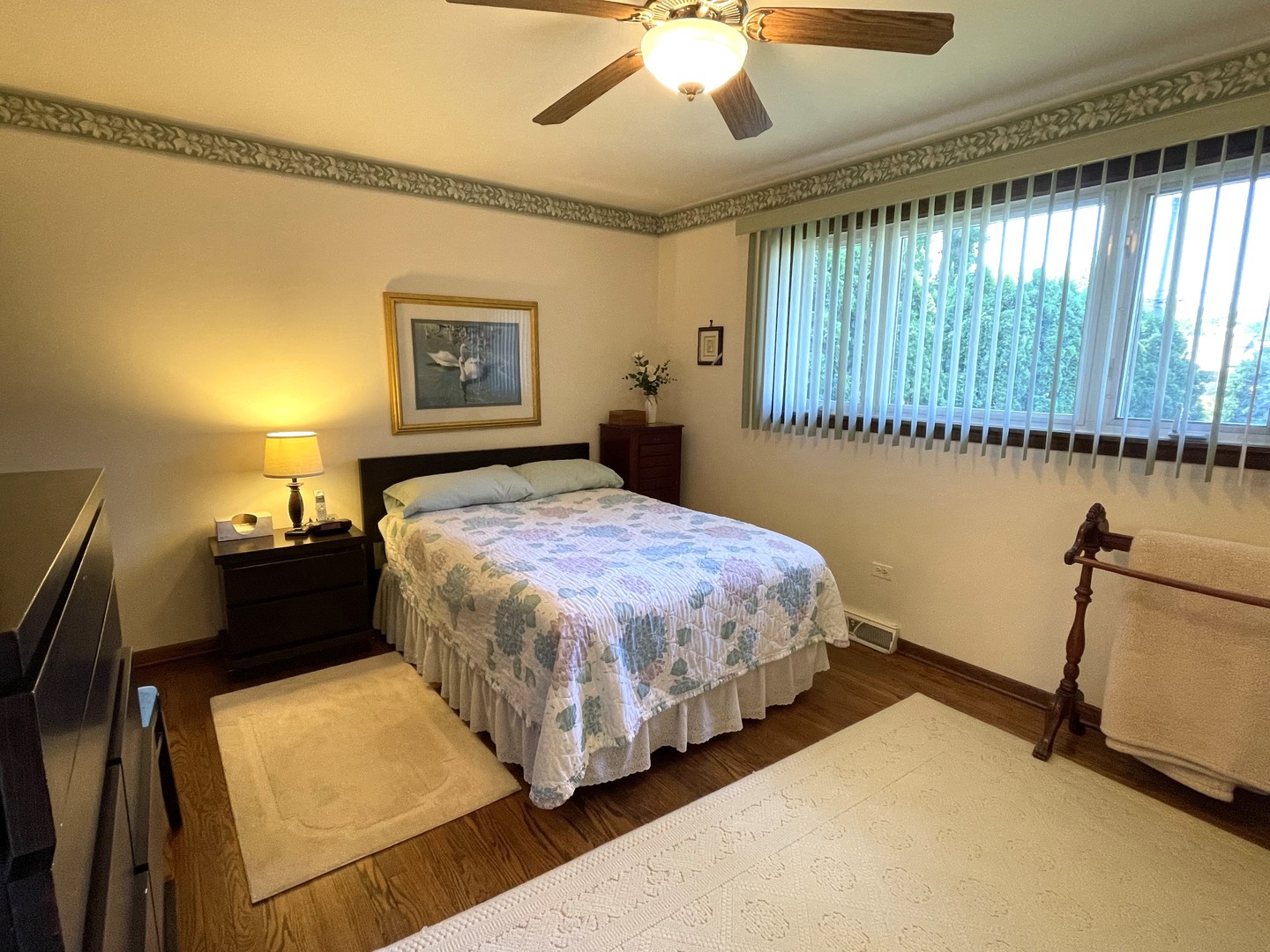 10228 S 80th Court, Palos Hills, IL 60465