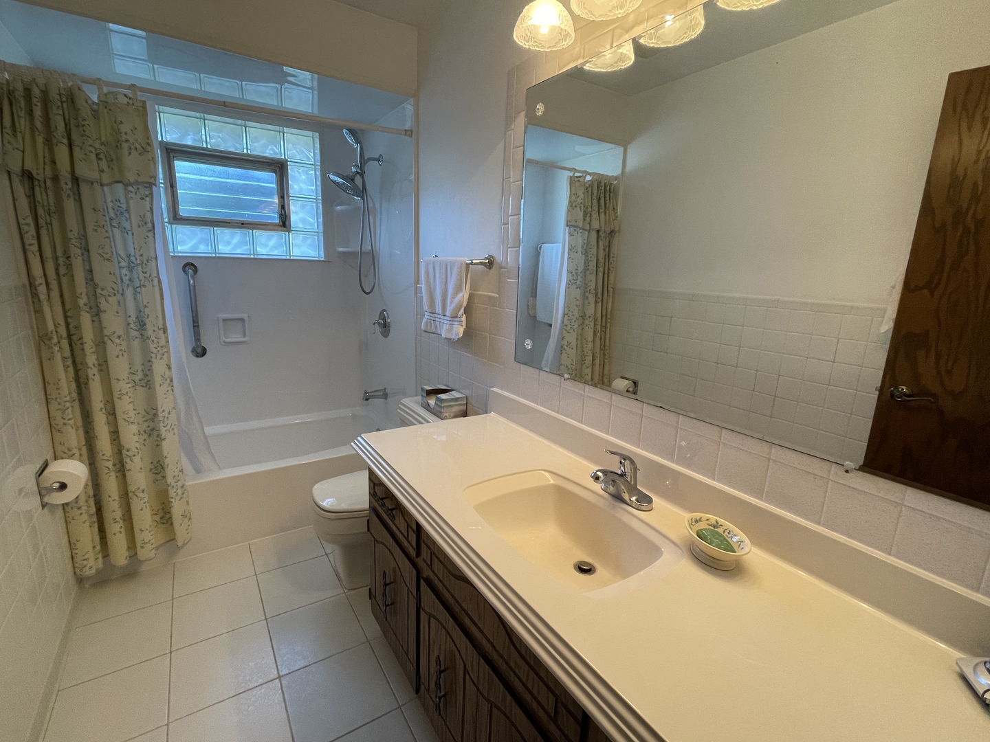 10228 S 80th Court, Palos Hills, IL 60465