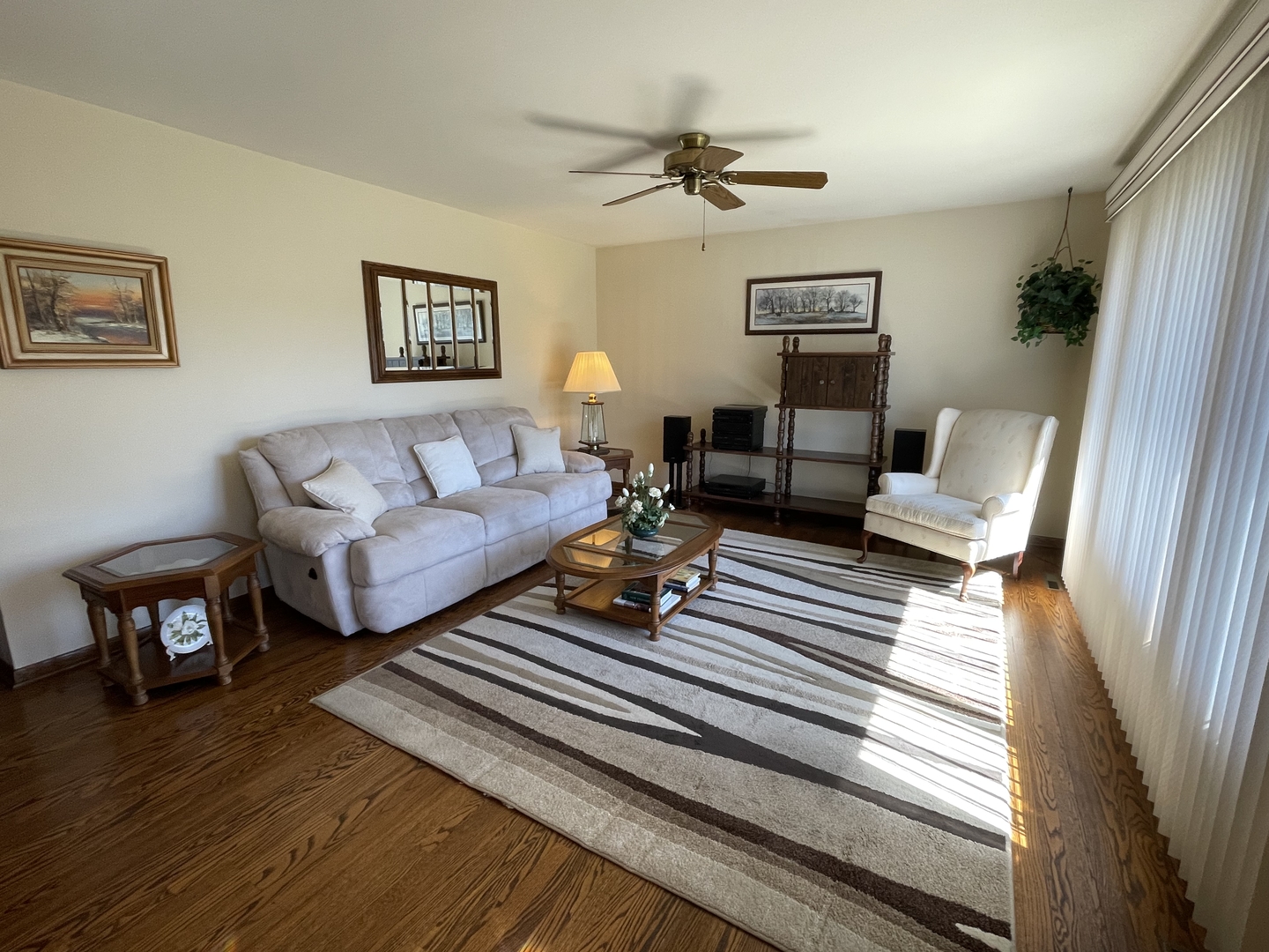 10228 S 80th Court, Palos Hills, IL 60465