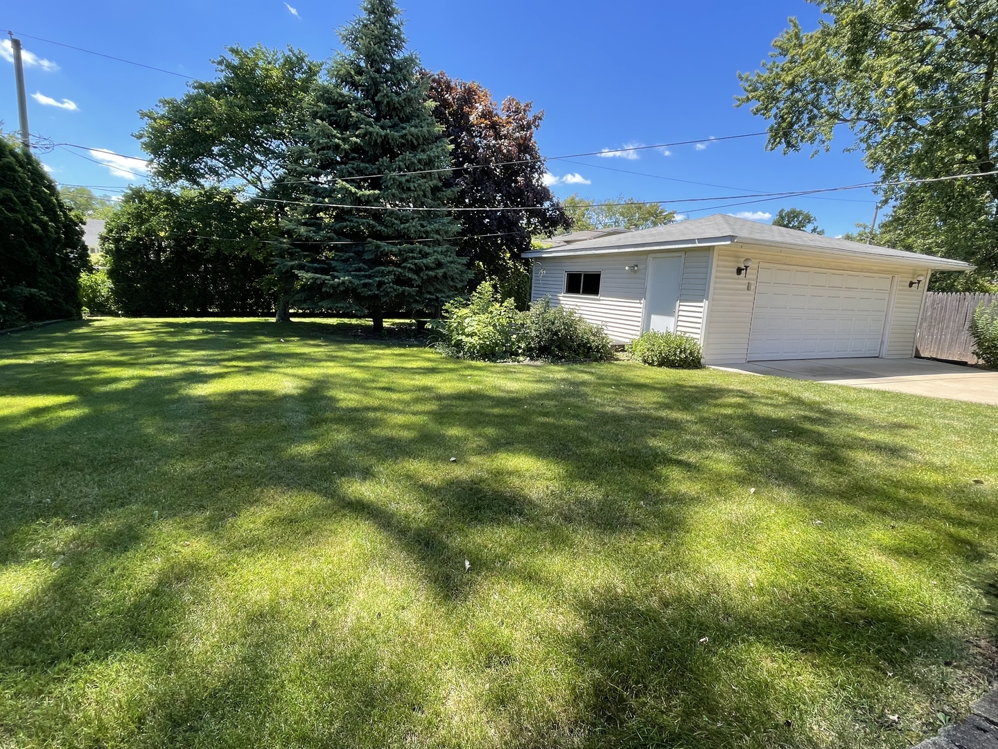 10228 S 80th Court, Palos Hills, IL 60465