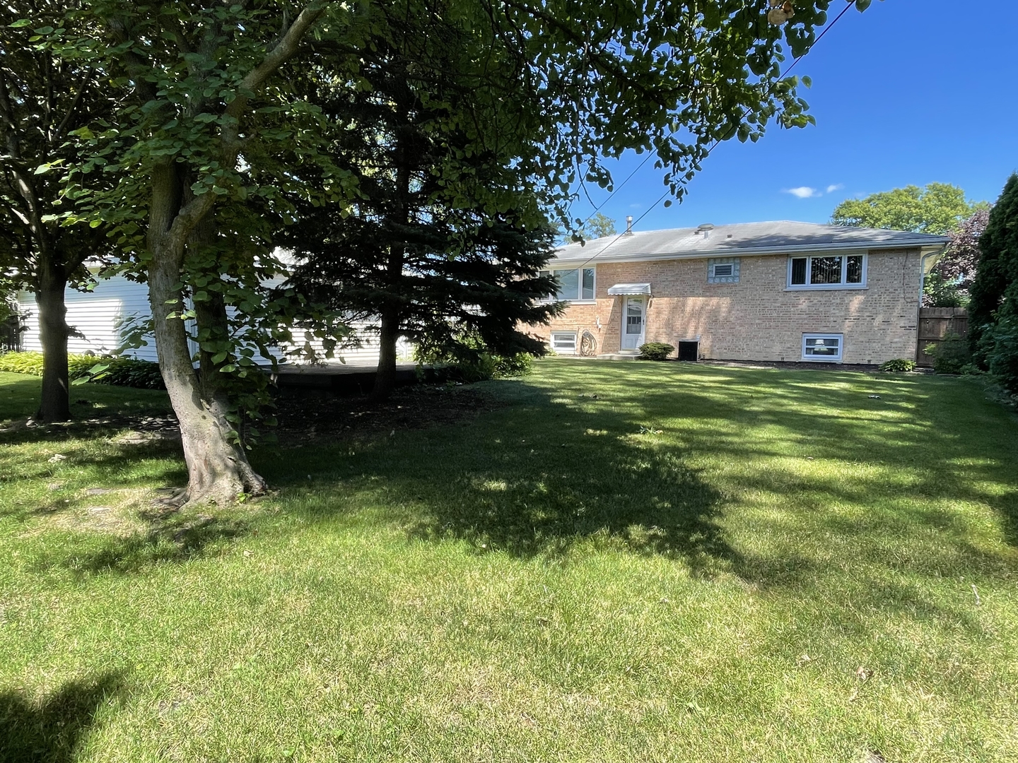 10228 S 80th Court, Palos Hills, IL 60465