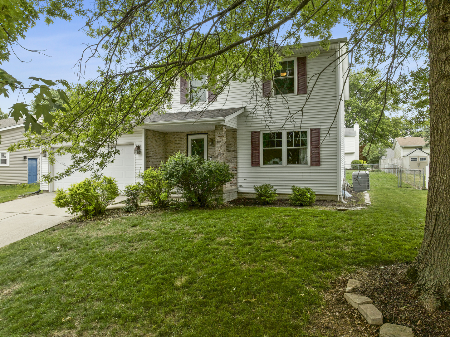 1303 Kenneth Drive, Bloomington, IL 61704