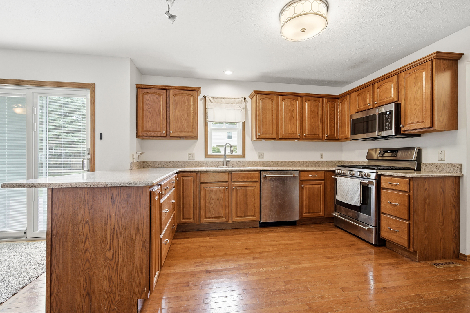 1303 Kenneth Drive, Bloomington, IL 61704
