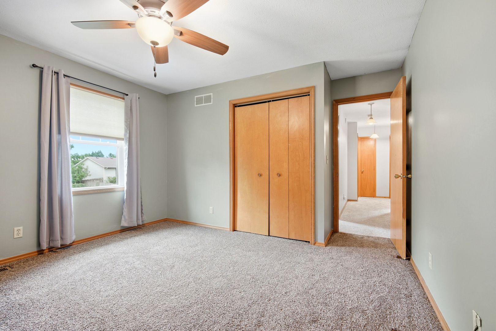 1303 Kenneth Drive, Bloomington, IL 61704