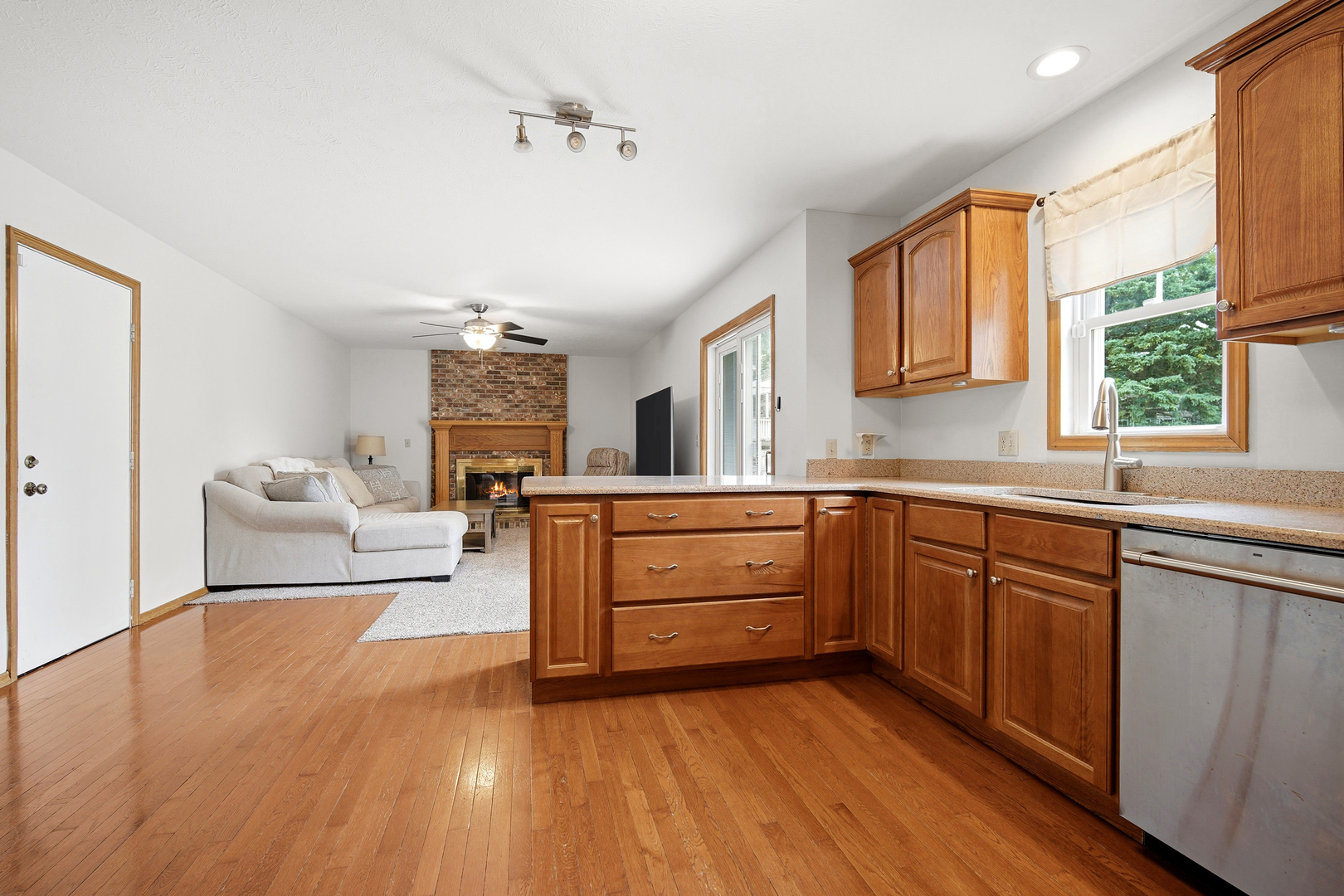 1303 Kenneth Drive, Bloomington, IL 61704