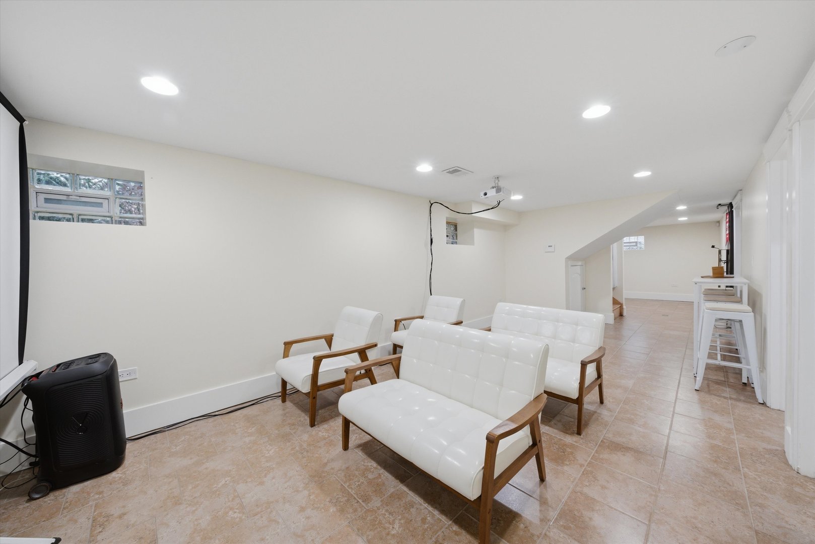6638 S Karlov Avenue, Chicago, IL 60629