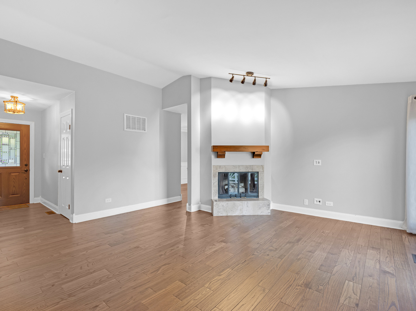 1145 N Thackeray Drive, Palatine, IL 60067
