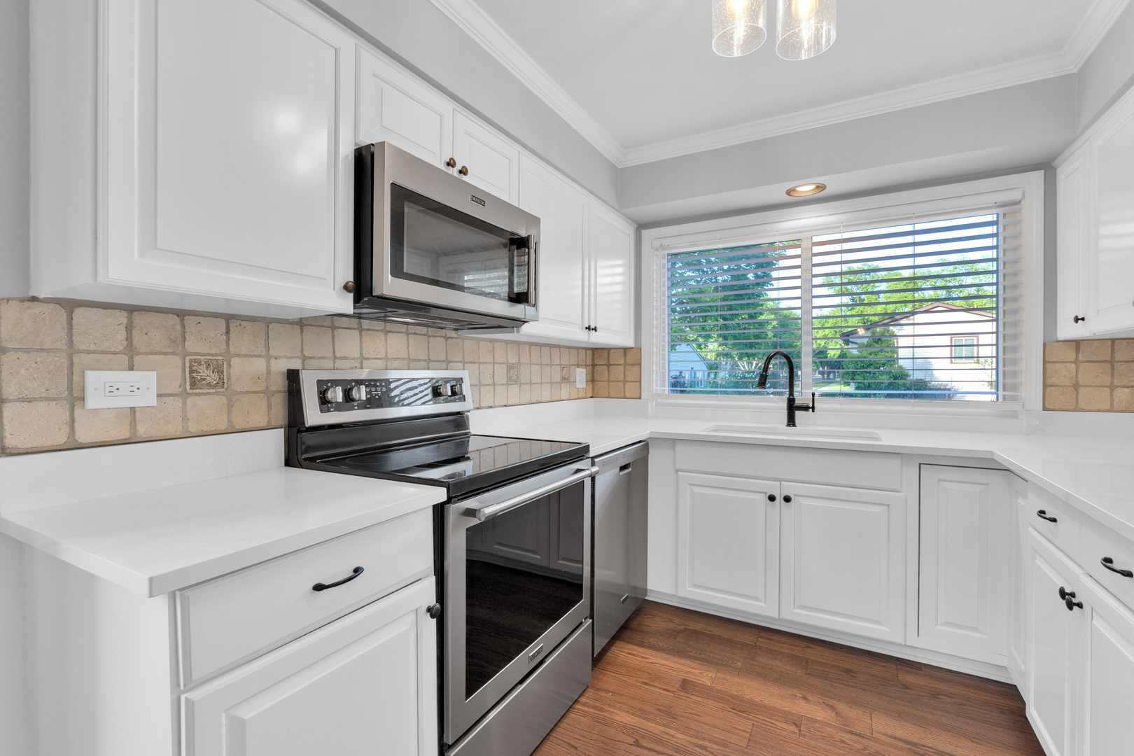 1145 N Thackeray Drive, Palatine, IL 60067