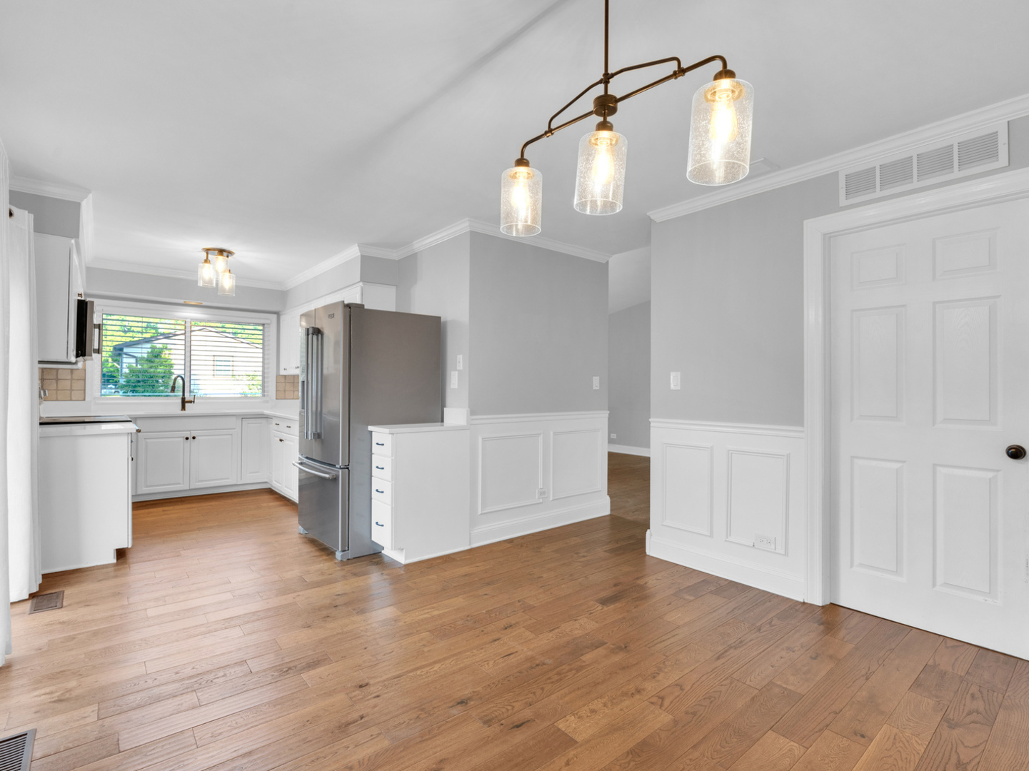 1145 N Thackeray Drive, Palatine, IL 60067