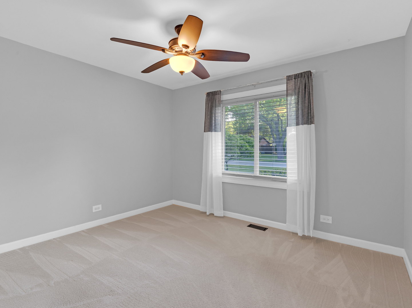 1145 N Thackeray Drive, Palatine, IL 60067