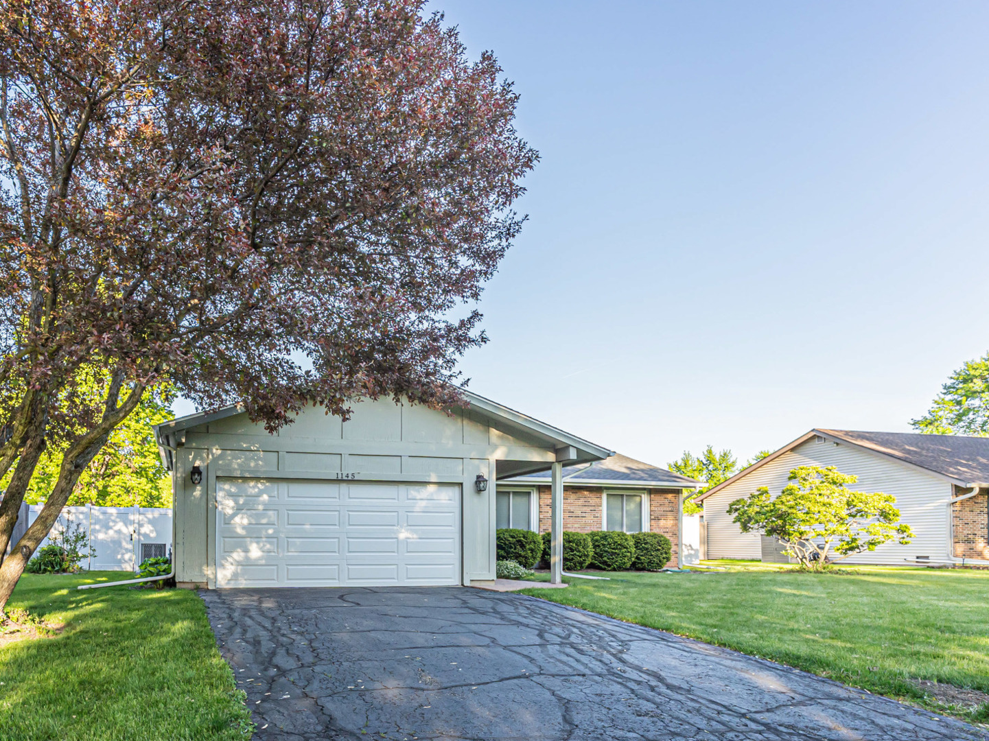 1145 N Thackeray Drive, Palatine, IL 60067