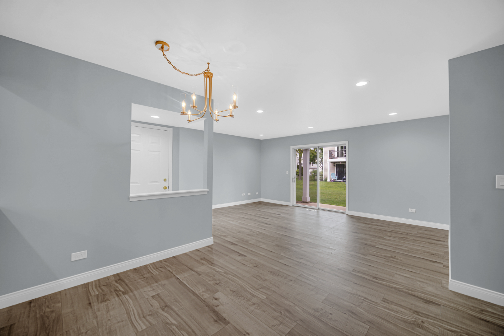 2136 Southwind Circle, Schaumburg, IL 60194