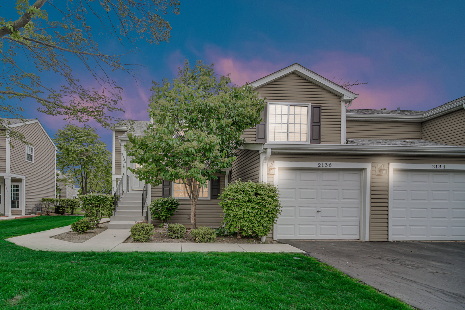 2136 Southwind Circle, Schaumburg, IL 60194