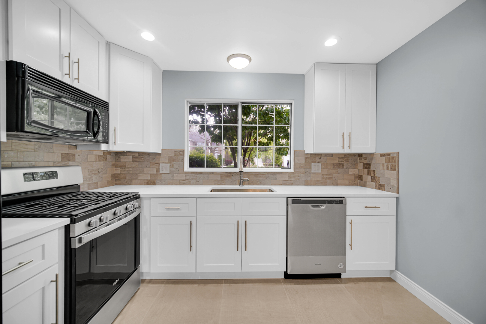 2136 Southwind Circle, Schaumburg, IL 60194