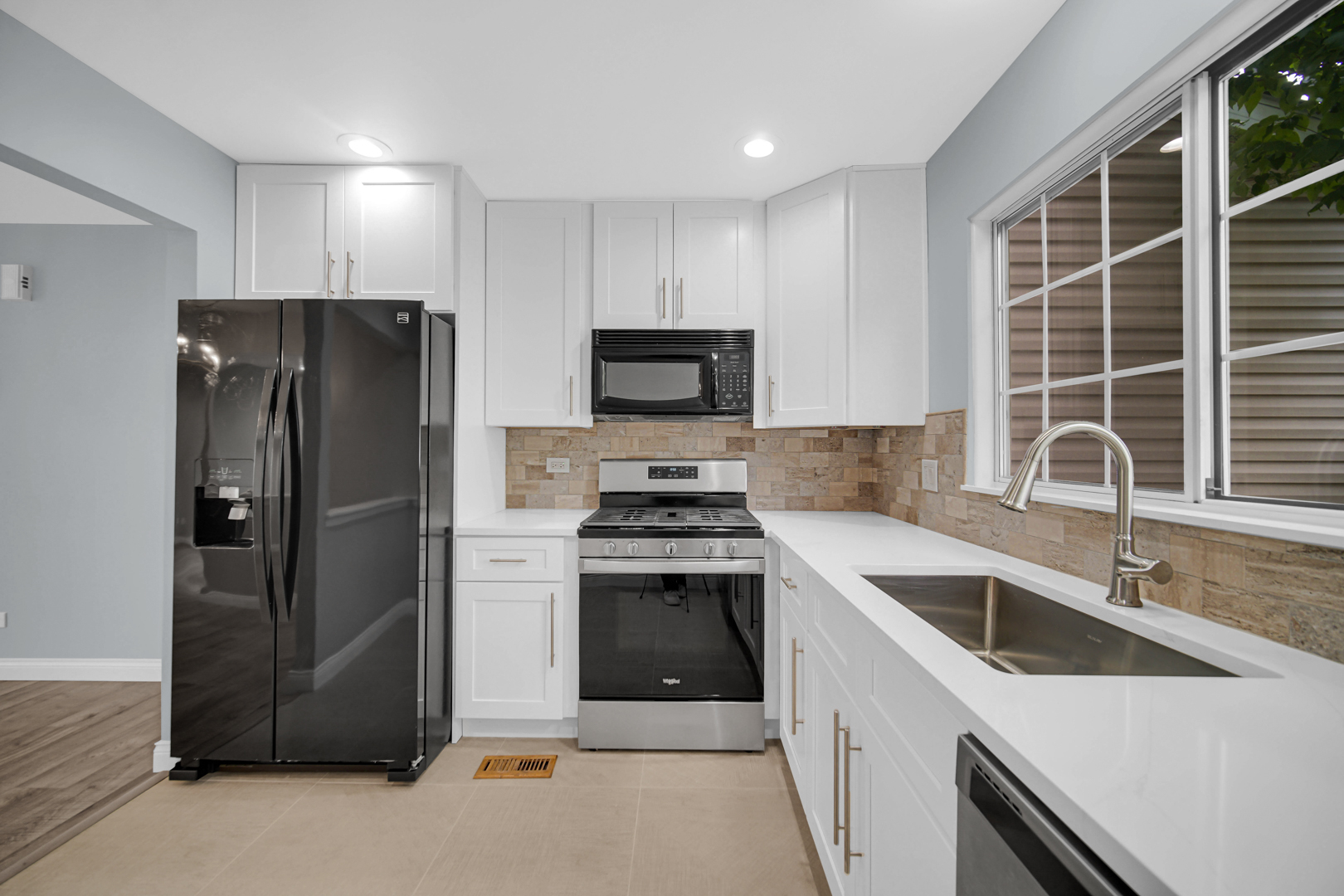 2136 Southwind Circle, Schaumburg, IL 60194