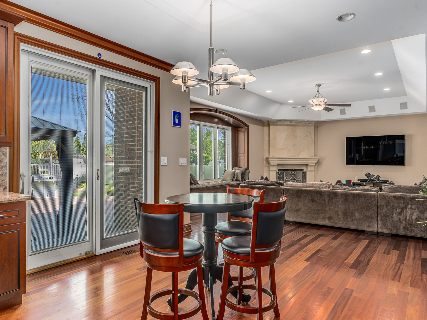 5605 S Kensington Avenue, Countryside, IL 60525