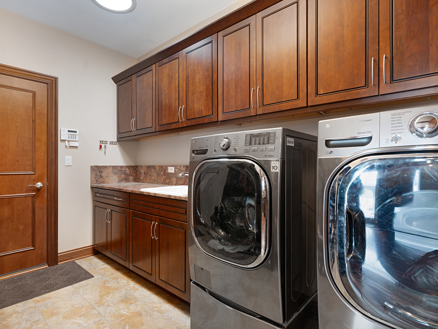 5605 S Kensington Avenue, Countryside, IL 60525