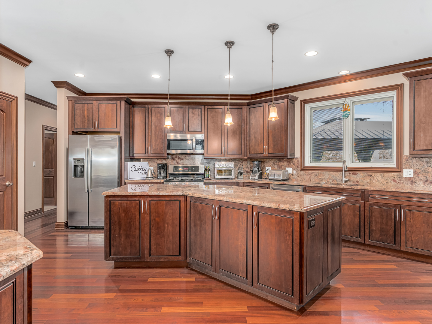 5605 S Kensington Avenue, Countryside, IL 60525