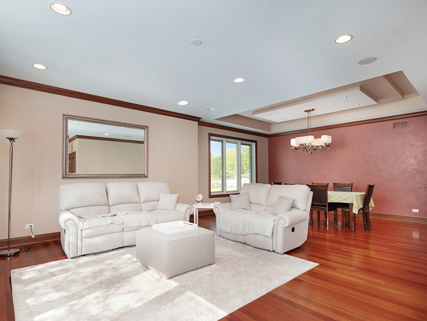 5605 S Kensington Avenue, Countryside, IL 60525