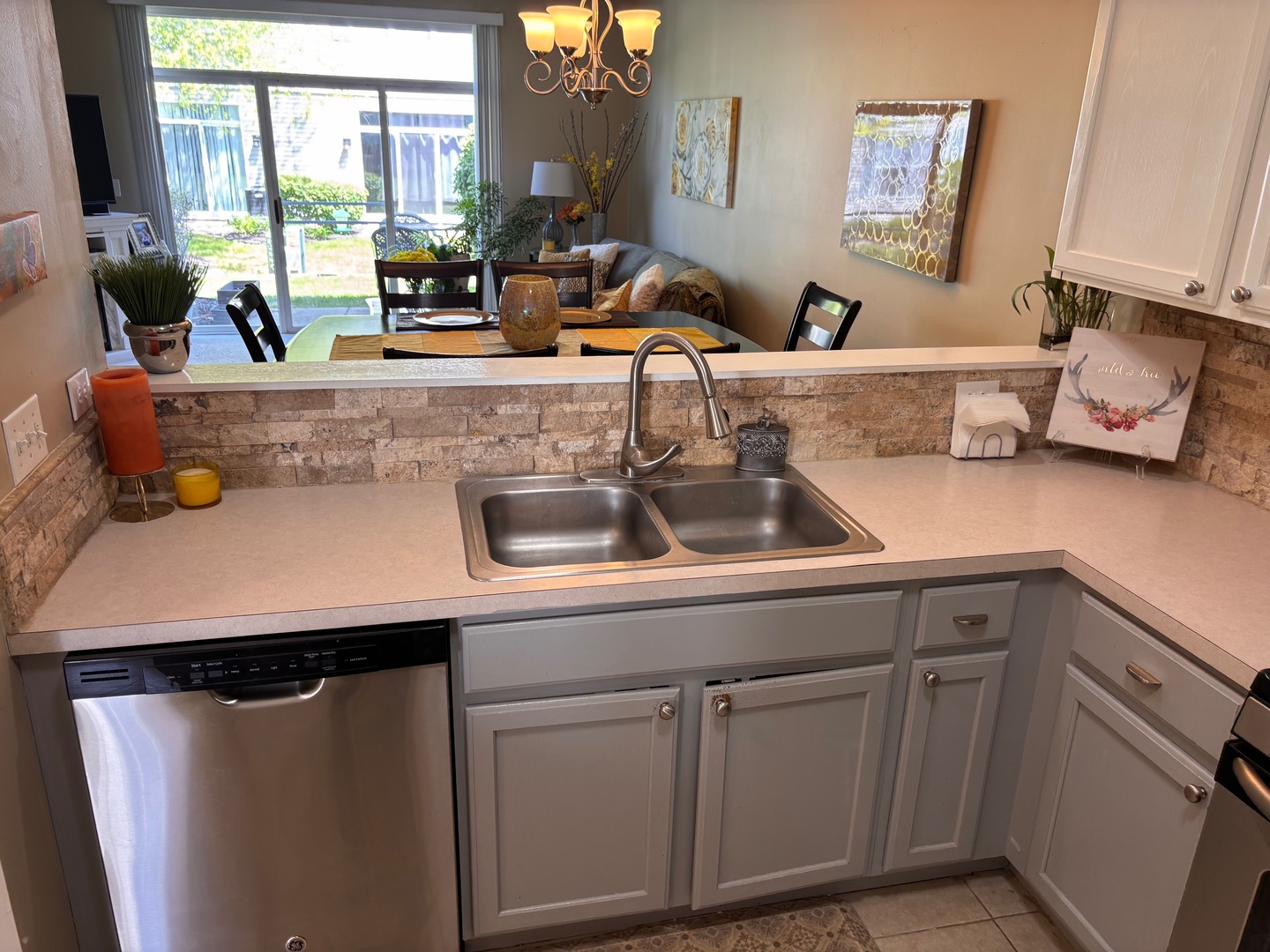3142 Falling Waters Lane #3142, Lindenhurst, IL 60046