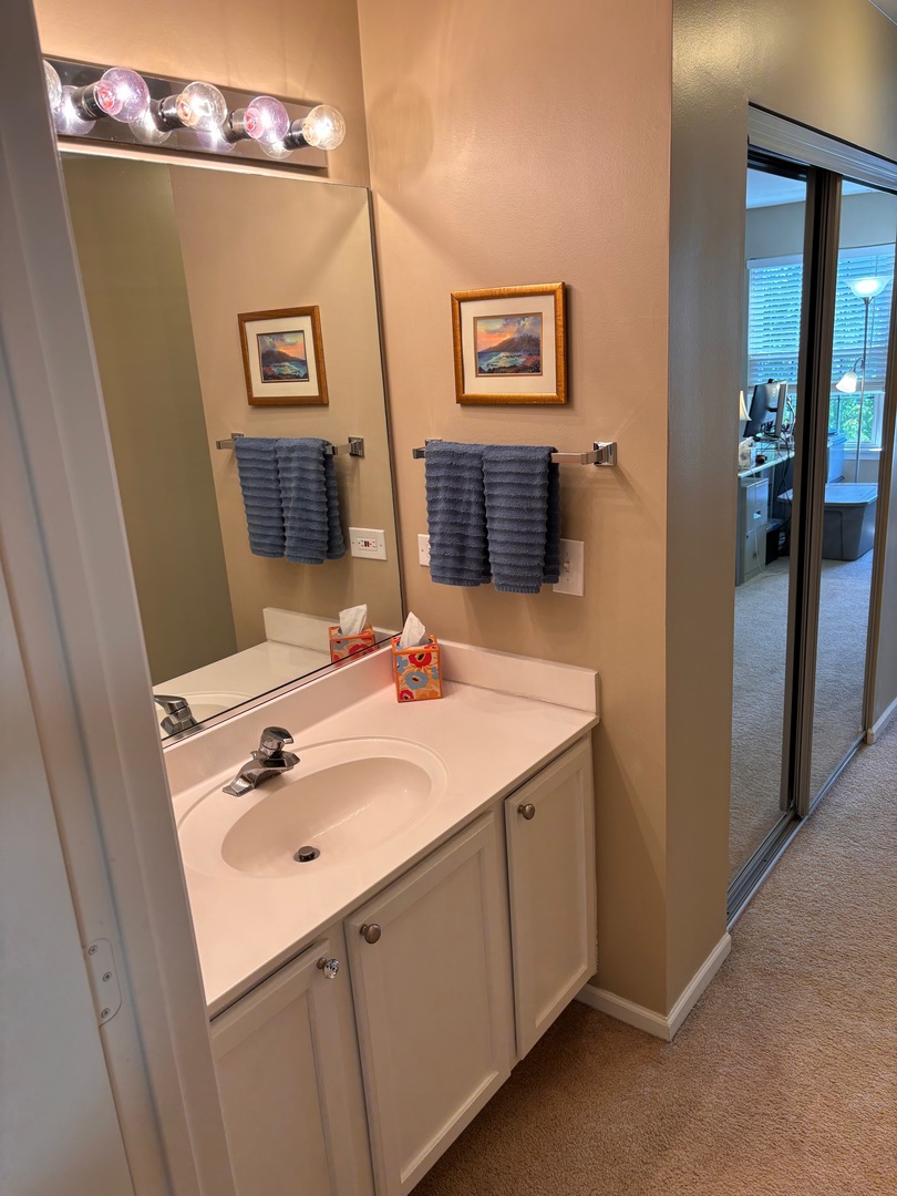 3142 Falling Waters Lane #3142, Lindenhurst, IL 60046
