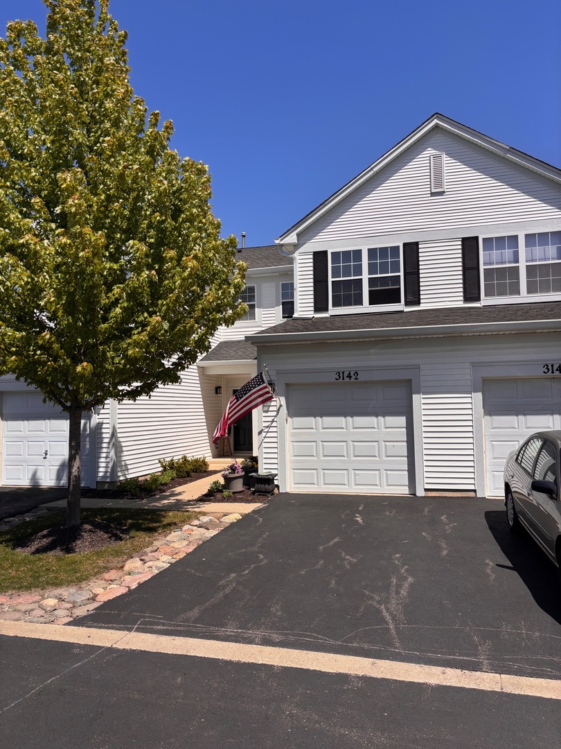 3142 Falling Waters Lane #3142, Lindenhurst, IL 60046