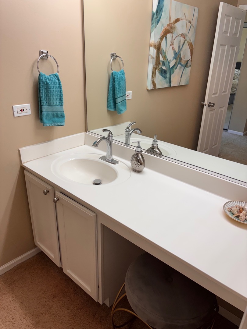 3142 Falling Waters Lane #3142, Lindenhurst, IL 60046
