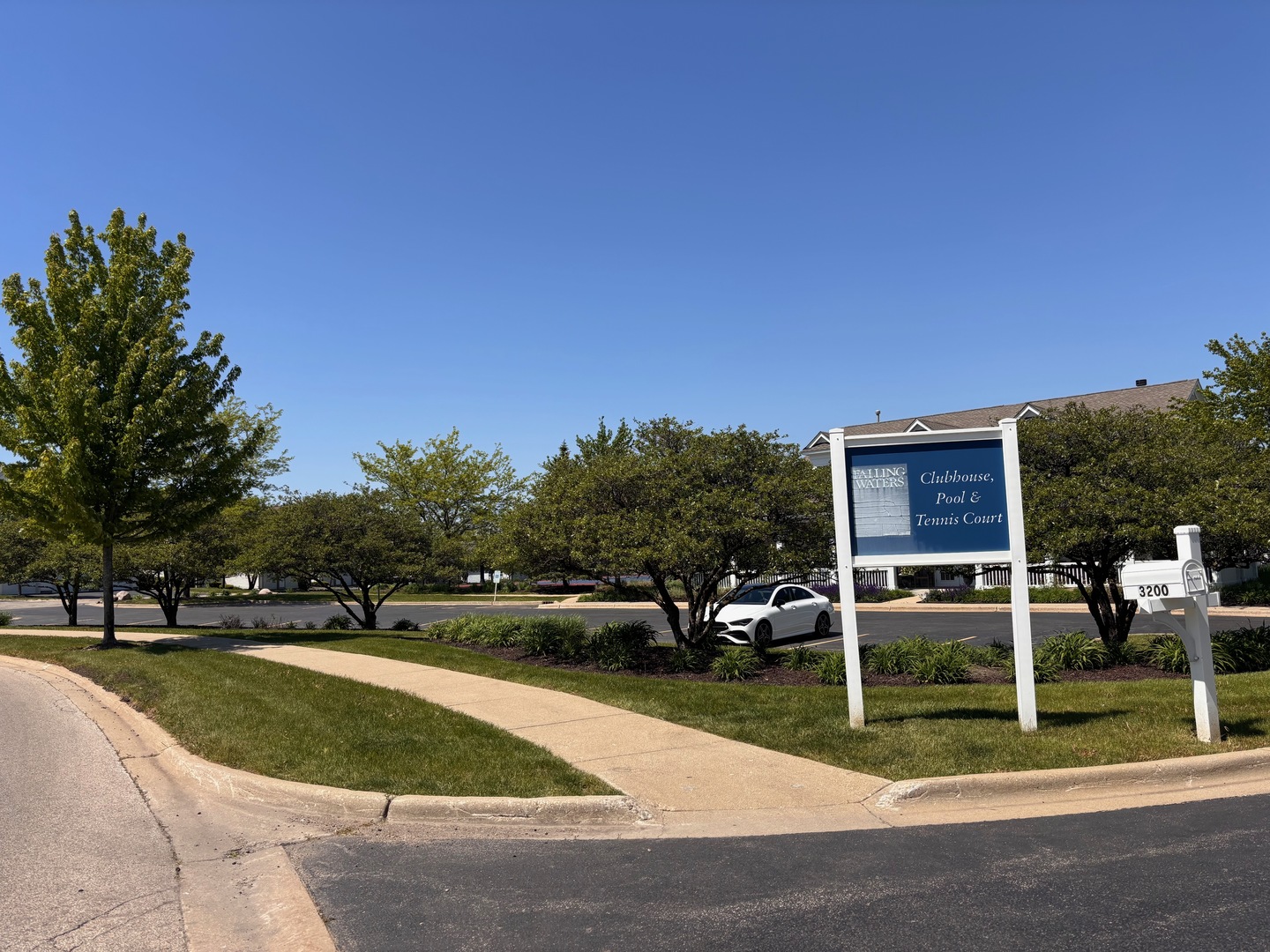 3142 Falling Waters Lane #3142, Lindenhurst, IL 60046
