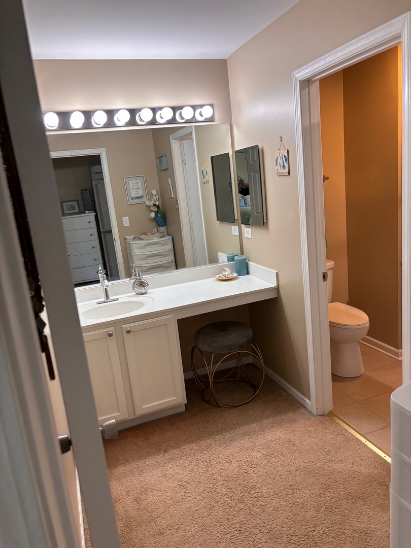 3142 Falling Waters Lane #3142, Lindenhurst, IL 60046